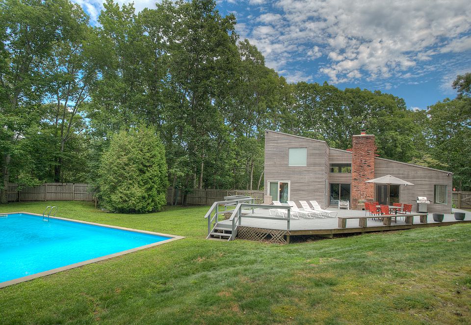 Luscious grounds.