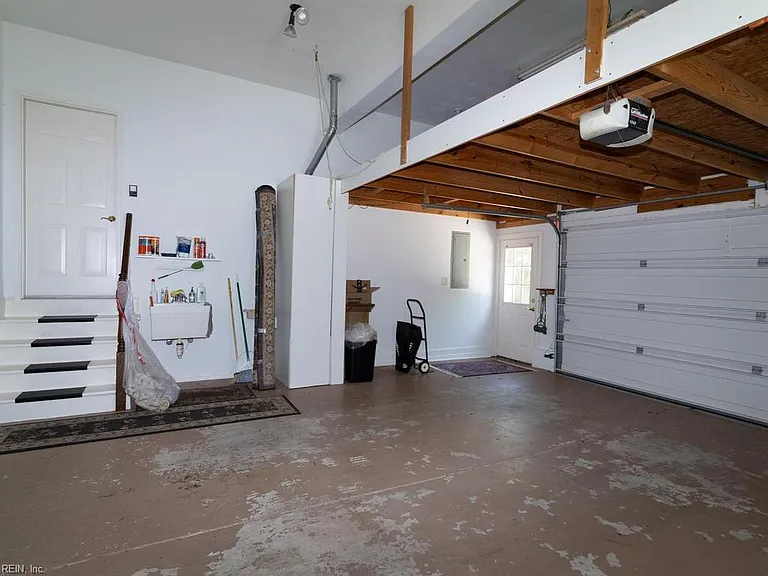 138 Greengable Way — Photo 43