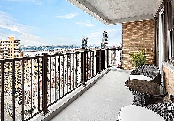 2nd image of 175 W 95th St APT 28E