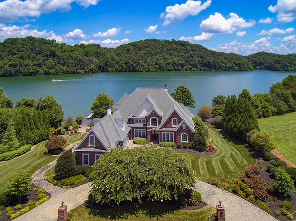 220 Bay Pointe Dr, Vonore, TN 37885