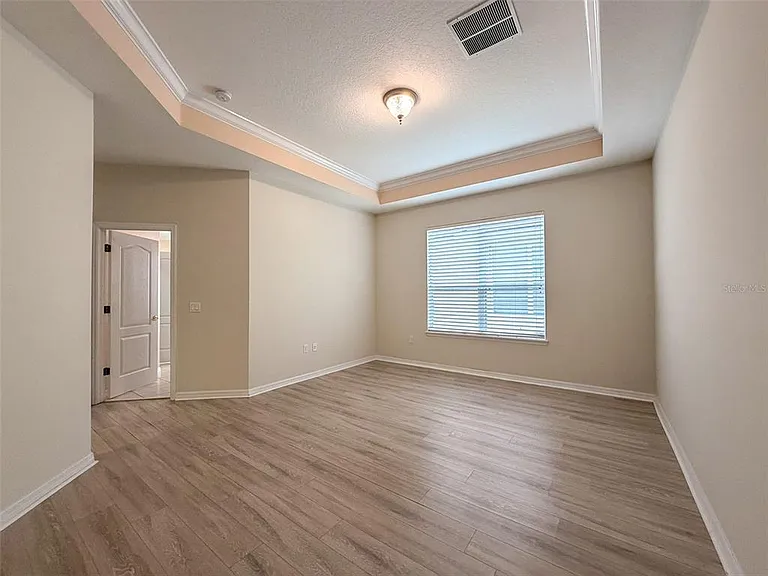12947 Runswick Ave — Photo 17