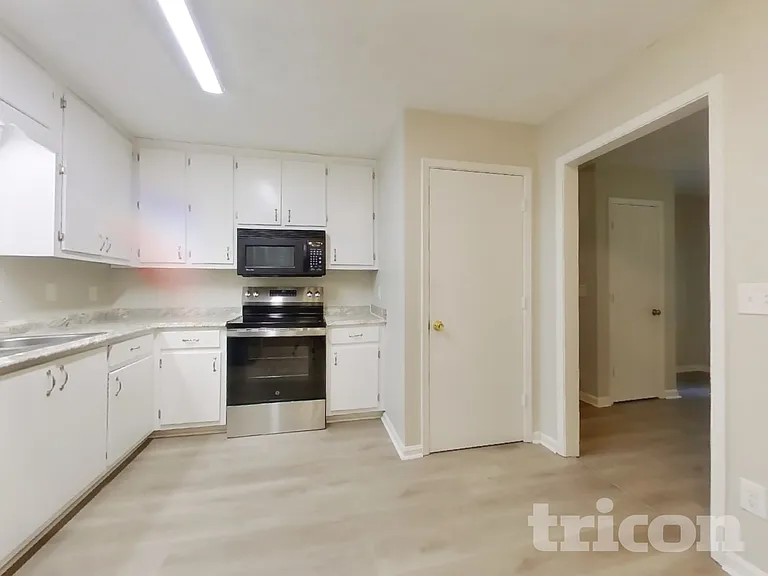 167 Hardy Cir — Photo 5