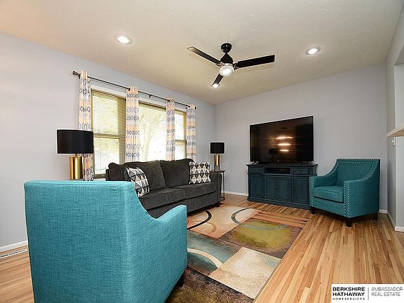 3rd image of 2711 S 116th Avenue Cir