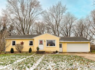 7067 8th Ave, Jenison, MI 49428