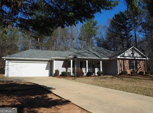102 Lakeside Dr, Lagrange, GA 30240
