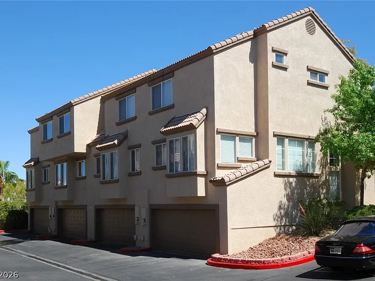 8401 Tiger Woods Ave — Photo 26