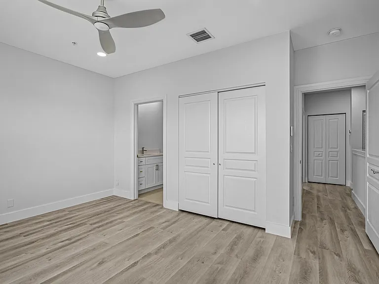 75 NW 4th Ave #75 — Photo 36