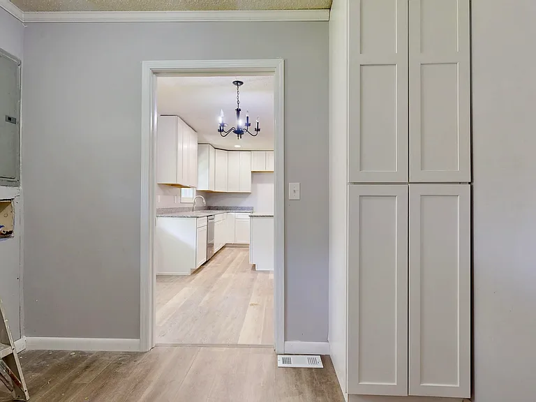 1001 Darling Ave — Photo 9