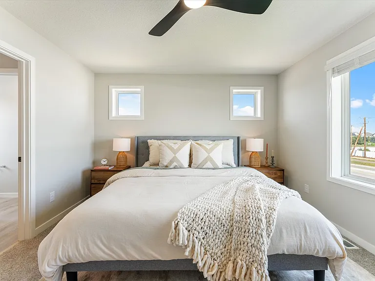 Acclaim of Woodbury Modern Living, Thoughtfully Designed — Photo 53