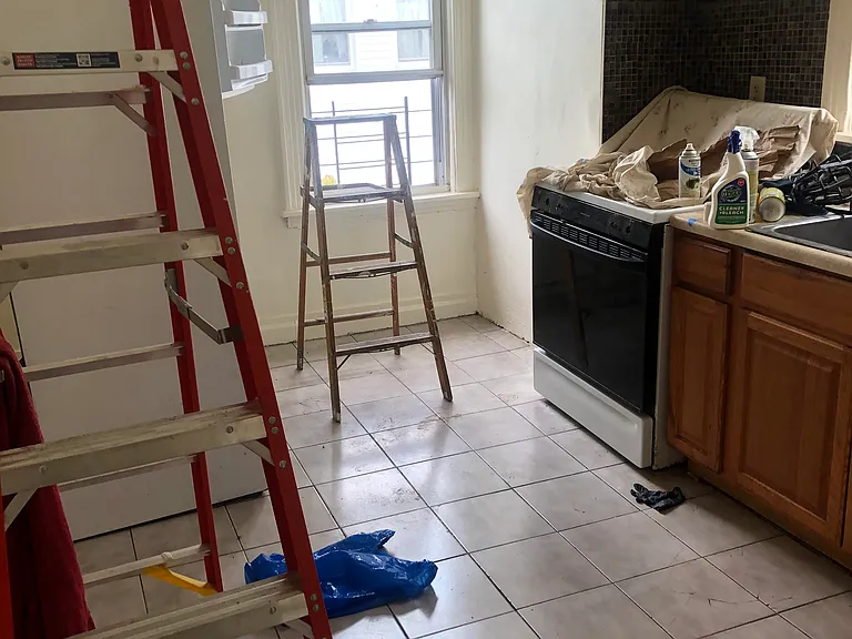 139 W 4th St #3 — Photo 8