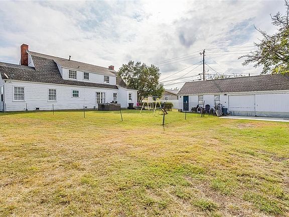 2nd image of 1601 Skyline Dr