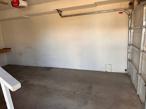 2nd image of 410 1/2 NW Cedar Ave #1