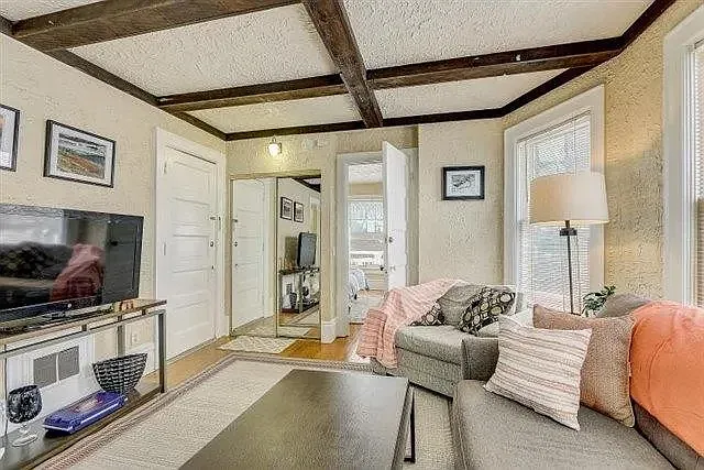 214 S Henry St #2 — Photo 2