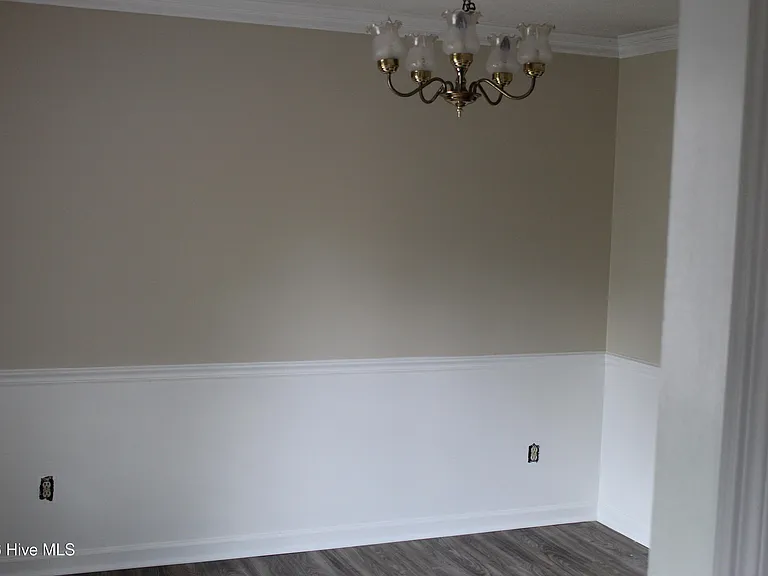 566 Fairfield Way — Photo 8