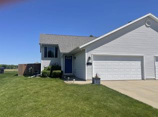 329 Douglas Dr, Brooklyn, WI 53521