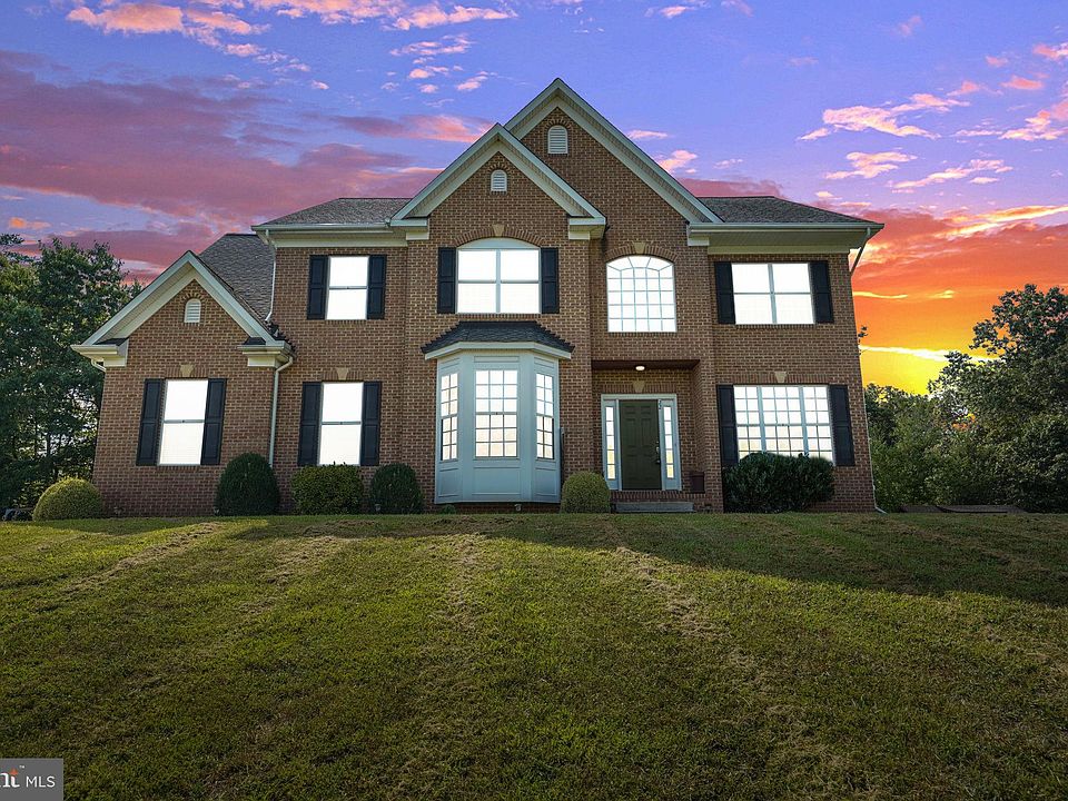 1st image of 22 Bainbridge Ct