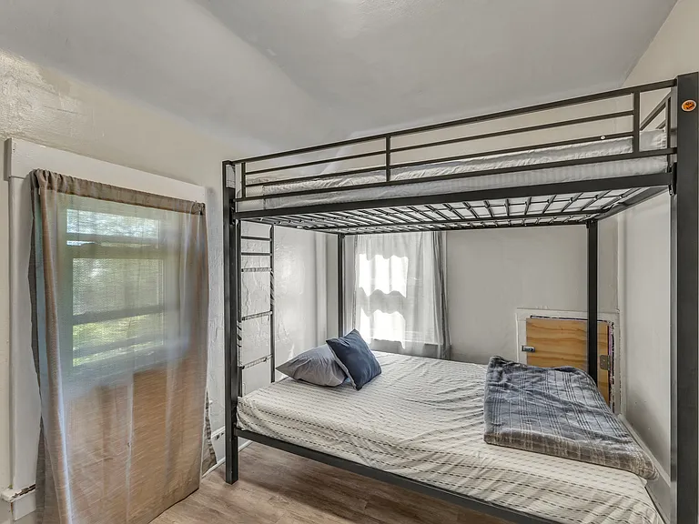 944 Walnut St #1 — Photo 11