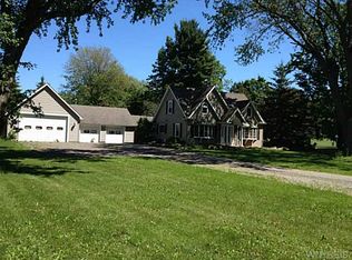 1202 Grover Rd, East Aurora, NY 14052