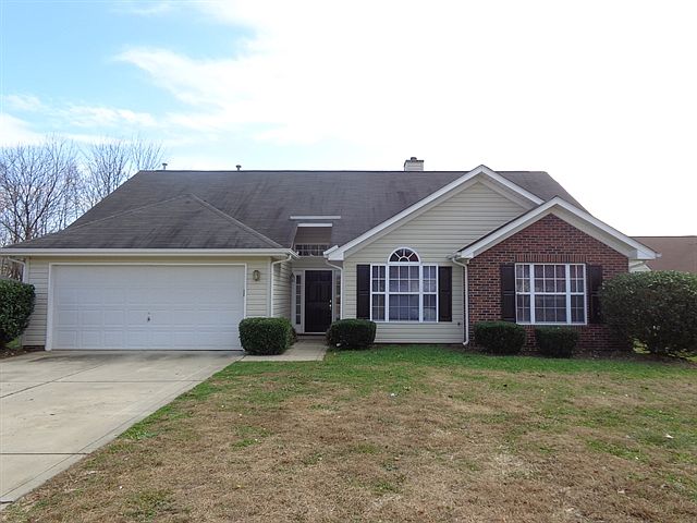 1st image of 3225 Silver Spur Ct
