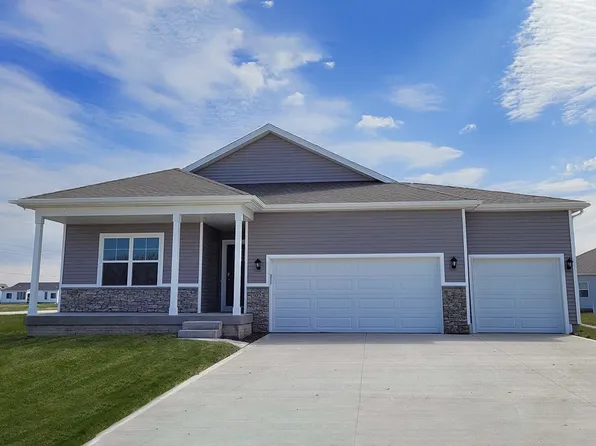 6724 NW 106th St, Johnston, IA 50131