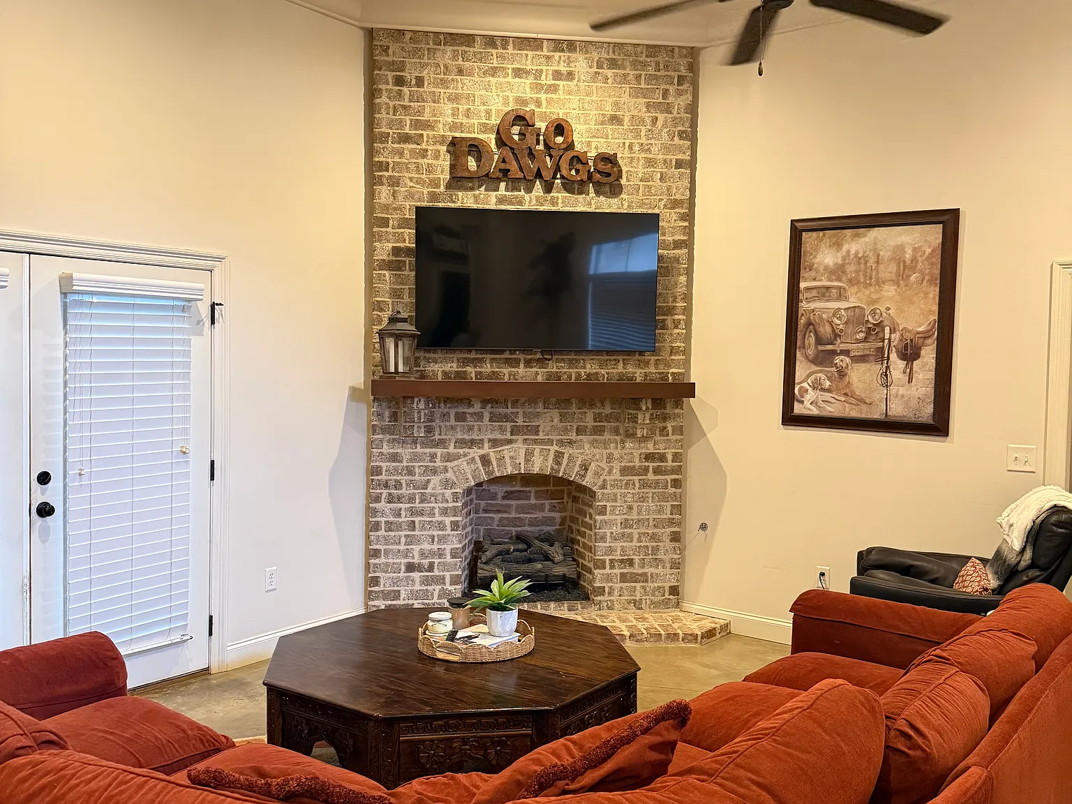 3 bed, 1550 sqft, $2,495 — Photo 2