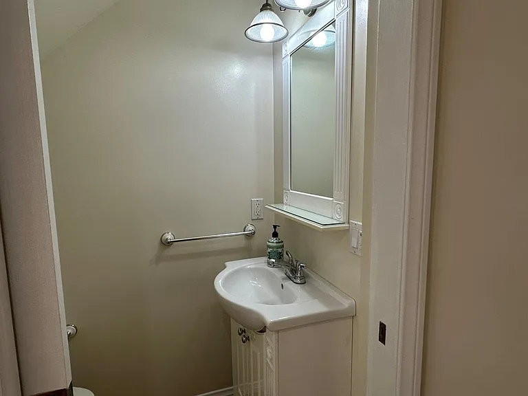 12540 Moorpark St — Photo 10