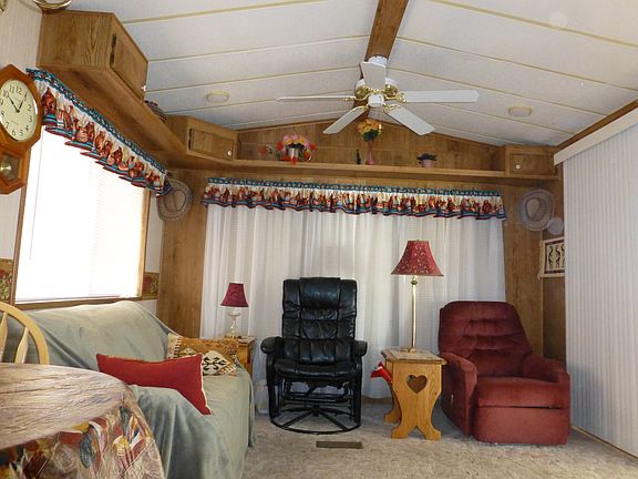 4th image of 746 W Desert Dr