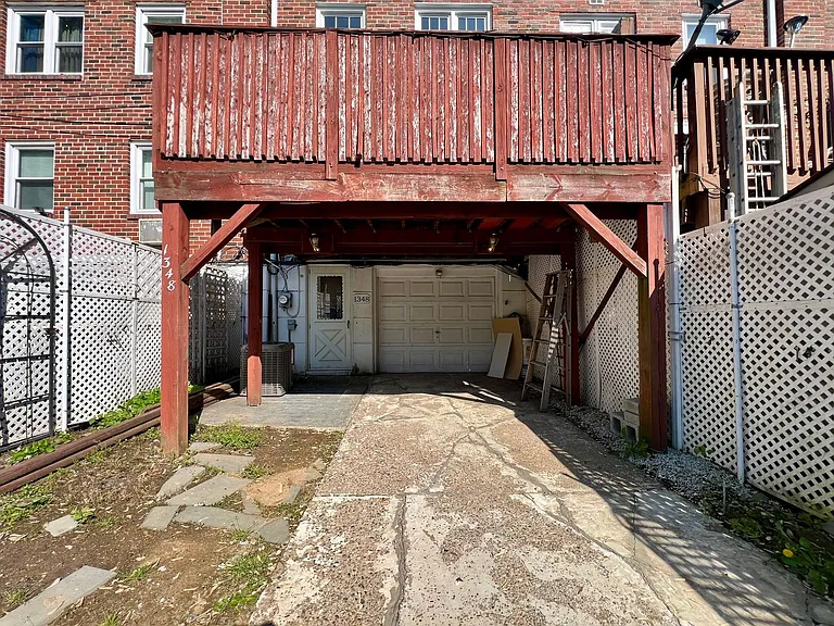 1348 Elson Rd — Photo 3