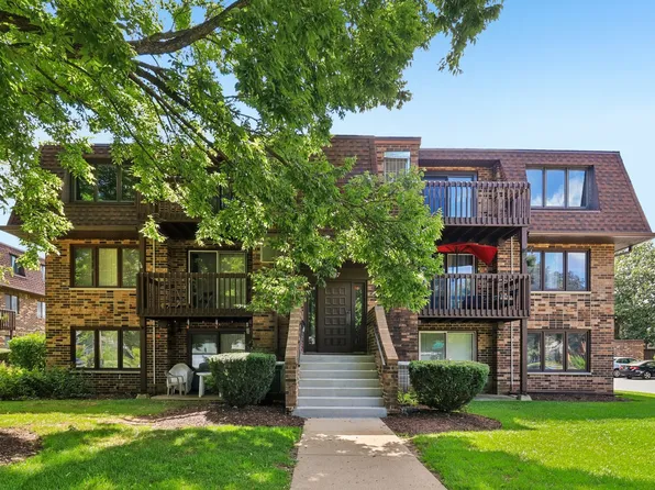 207 Uteg St APT 302, Crystal Lake, IL 60014