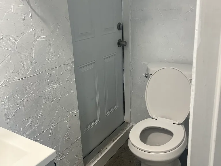 2410 NE 135th Ter #3 — Photo 7