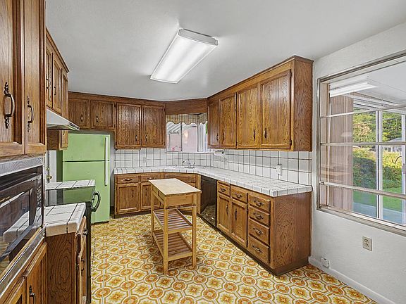 2nd image of 2804 Becerra Way
