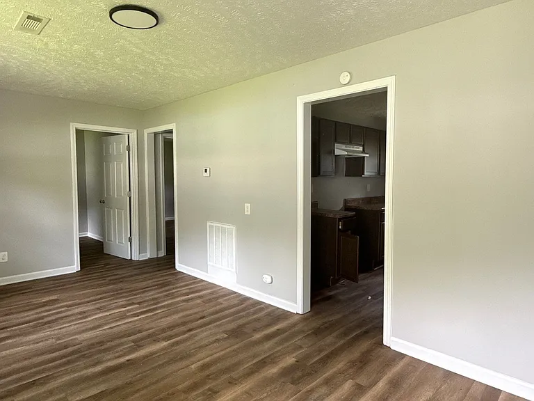 916 N Monroe Ave #5 — Photo 4