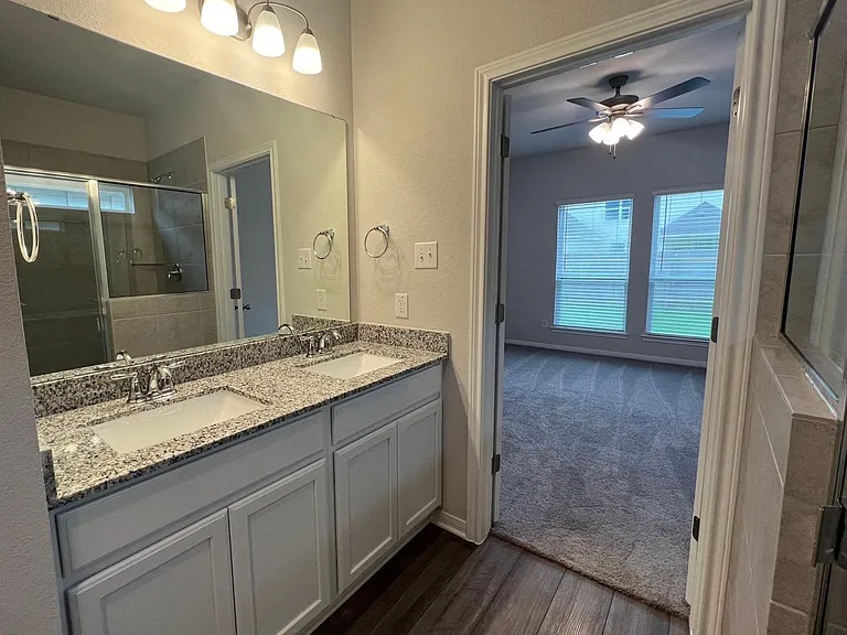 11225 Solar St — Photo 7