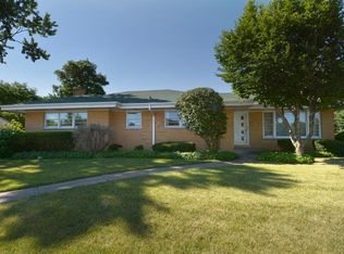 103 W Palatine Rd, Prospect Heights, IL 60070