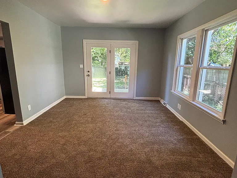 1278 Beardsley St — Photo 8