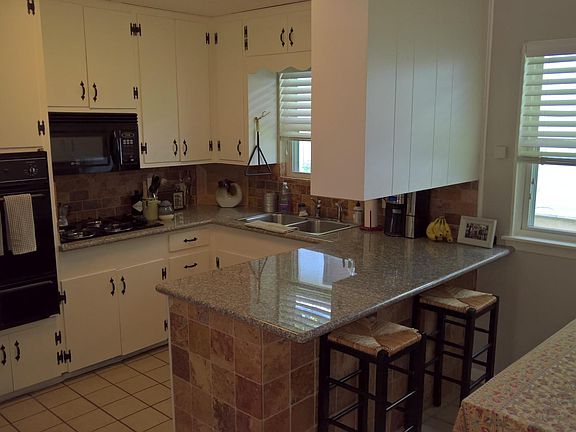 4th image of 4529 Avenue H #A