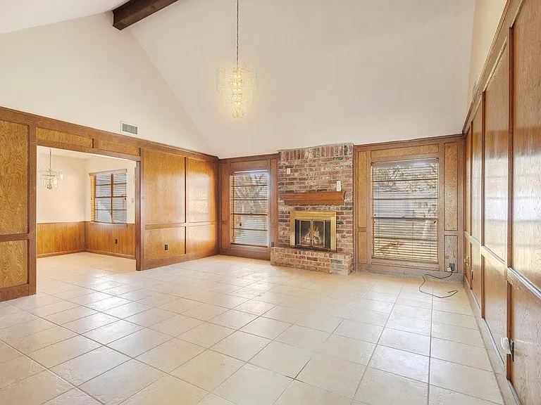 1006 Bolton Dr — Photo 8