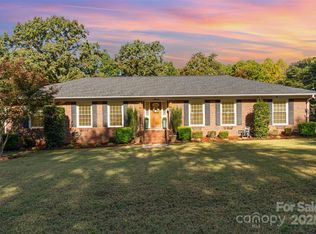 13704 Woody Point Rd, Charlotte, NC 28278