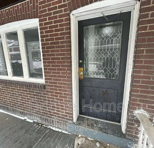 136 S Spring Ave — Photo 3