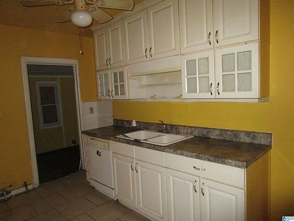 4th image of 4637 Avenue R