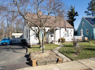 2215 Woodland Rd, Abington, PA 19001