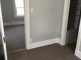 910 5th Ave S, Clinton, IA 52732