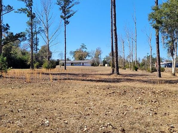 3363 Parkridge Rd, Marianna, FL 32446