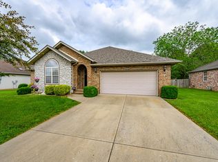 3747 W Greenleaf St, Springfield, MO 65807