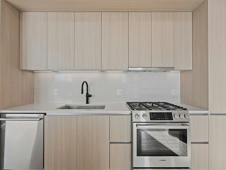 2209 S 1st St #321 — Photo 6