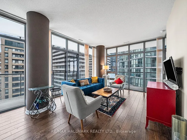 33 Charles St E #2908 — Photo 15