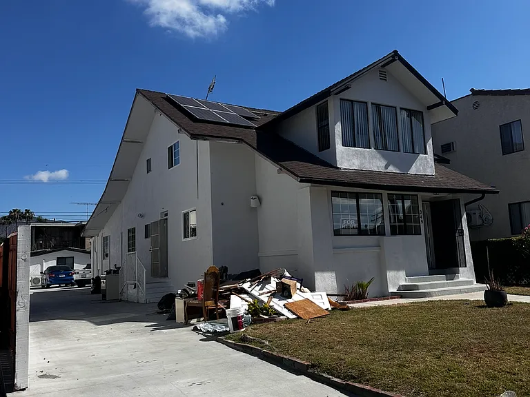 349 W Lomita Ave — Photo 4