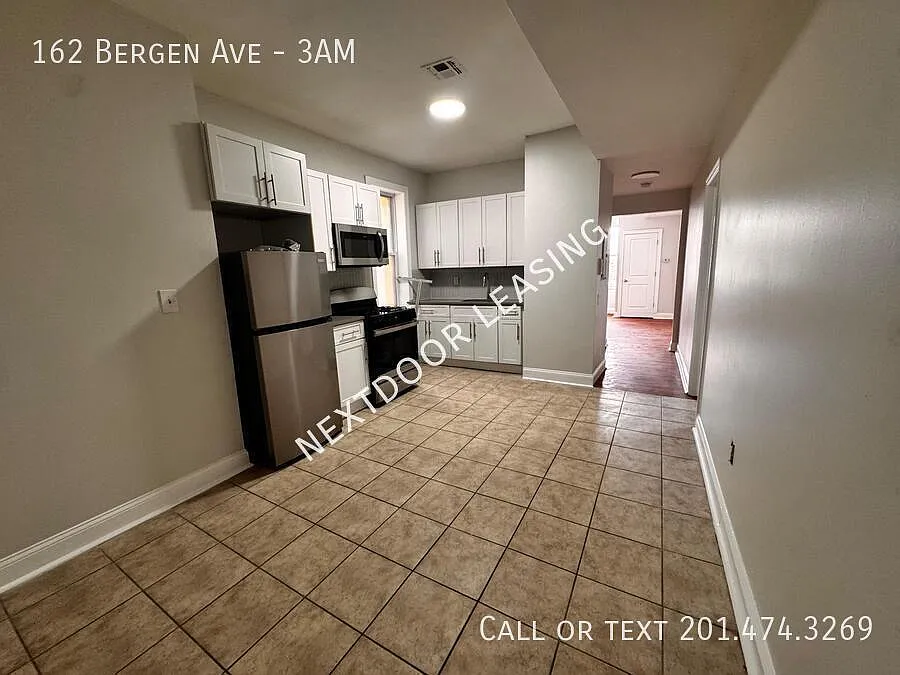 162 Bergen Ave — Photo 2