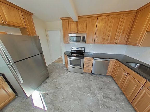 4th image of 27823 Gladstone St
