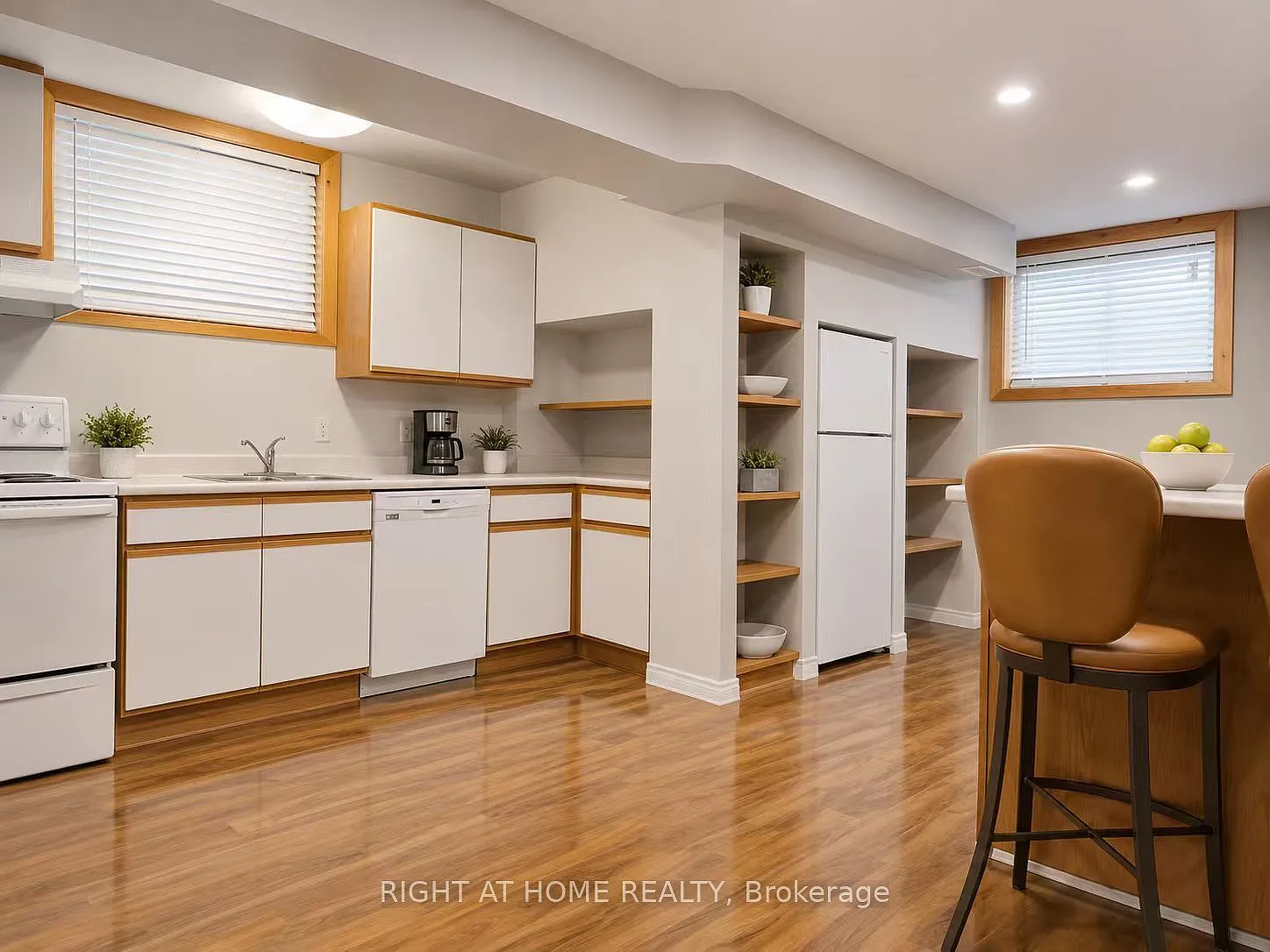 7 bed, $4,600 — Photo 3